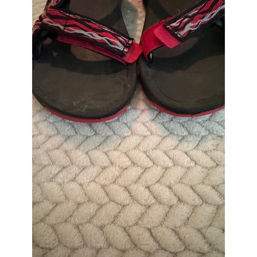 Teva Hurricane XLT 2 Kids Sandals Red Black Geometric Strappy Size 1 1019390C